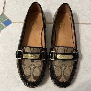 COACH Flats Women's 7.5 Felisha Loafer Khaki Tan Fabric Patent Leather